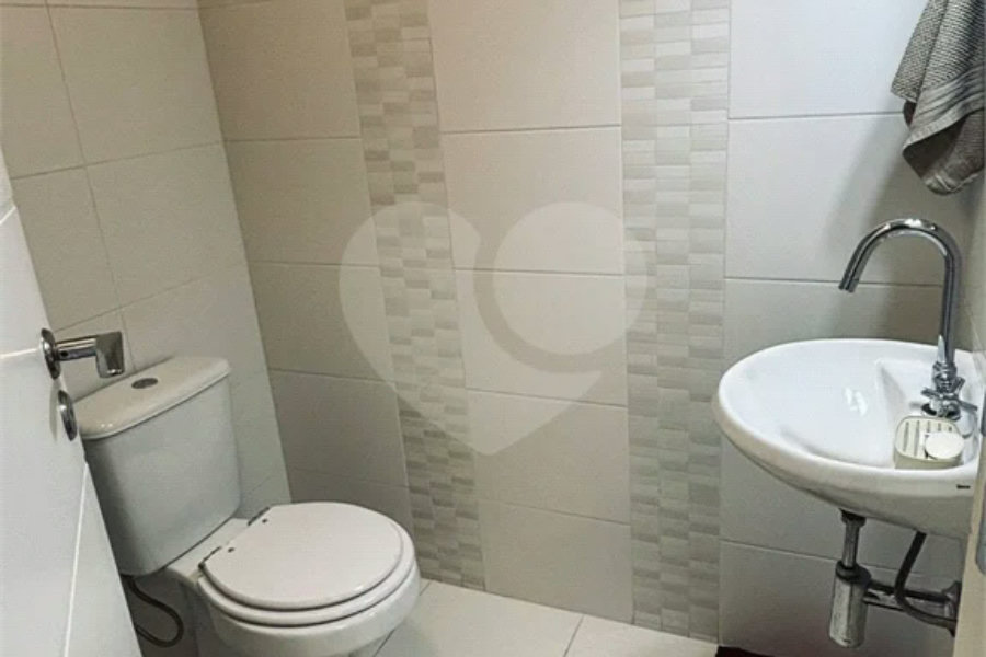 Casa para alugar com 4 quartos, sendo 2 suítes, no condomínio Floradas da Serra, São Paulo - SP