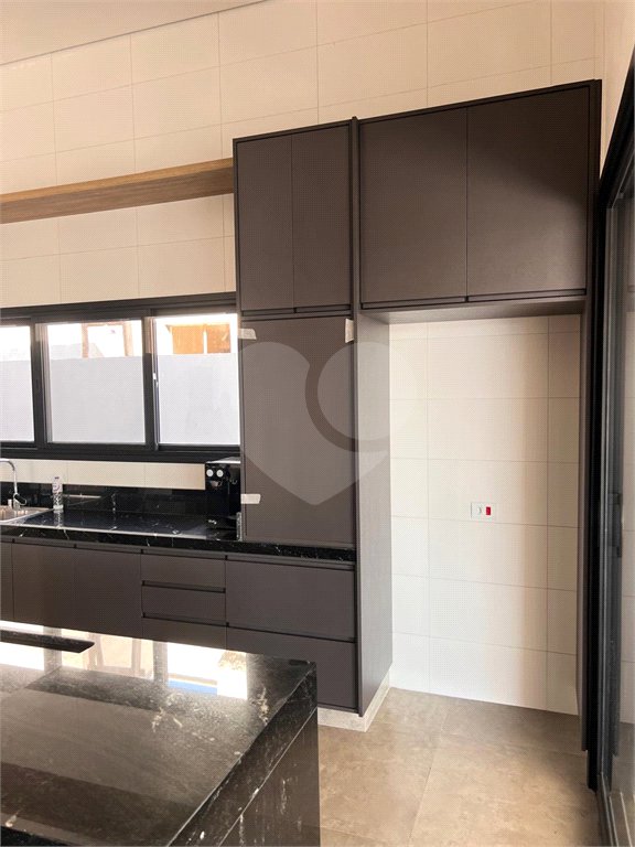 Casa à venda com 3 suítes no condomínio Portal dos Bandeirantes, Salto - SP