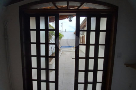 Casa à venda com 4 quartos, sendo 1 suíte,  em Vila Oliveira, Mogi das Cruzes, SP