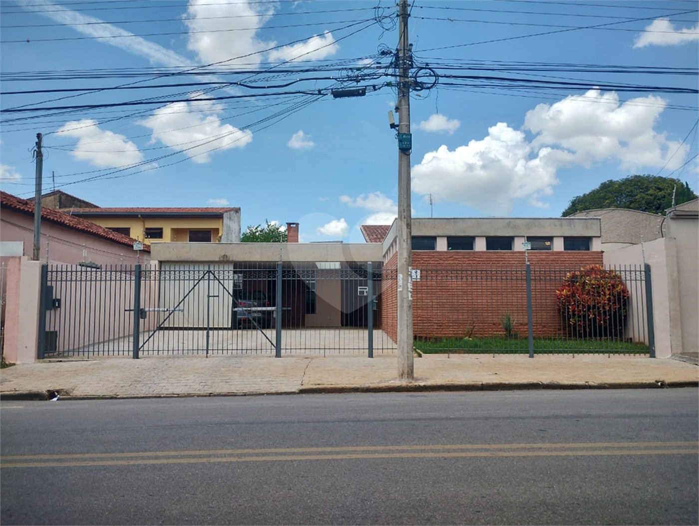 Casa à venda com 5 quartos, sendo 1 suíte, em Parque da Lagoa, Itapetininga, SP