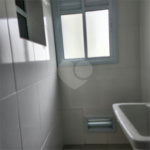 Casa à venda com 2 quartos, sendo 1 suíte, no condomínio Residencial Sanches, São Paulo - SP