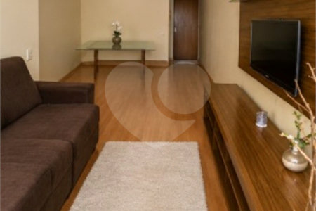 Apartamento com 3 dormitórios e 1 vaga fixa, em região tranquila perto da Av. Washingtonís e de diversos serviços. Ideal para quem quer morar bem e com comodidade.