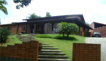 Casa à venda com 5 quartos, sendo 3 suítes,  no condomínio Estância Marambaia, Vinhedo - SP