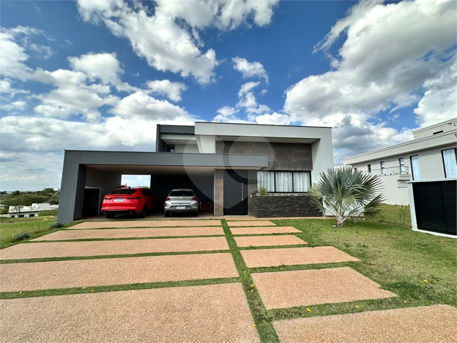 Casa à venda com 3 suítes no condomínio Villas do Golfe, Itu - SP