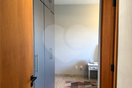 Apartamento à venda com 1 suíte em Presidente Médici, Ribeirão Preto, SP