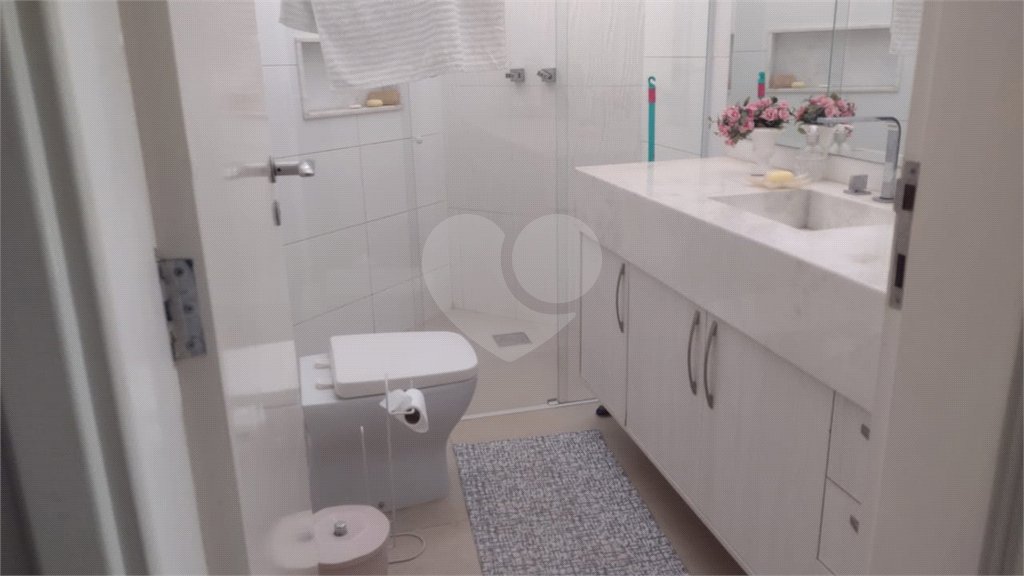 Casa à venda com 3 quartos, sendo 1 suíte, no condomínio Residencial Bouganville, Araraquara - SP