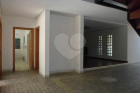 Casa à venda com 4 suítes no condomínio Jardim das Azaléias, São Paulo - SP