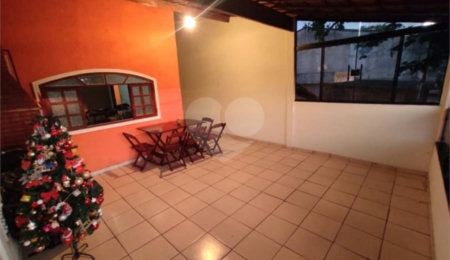 Sobrado à venda com 4 quartos em Parque Novo Horizonte, São José dos Campos, SP