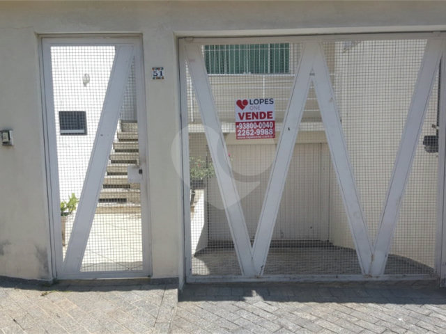 Sobrado à venda com 3 suítes em Vila Irmãos Arnoni, São Paulo, SP
