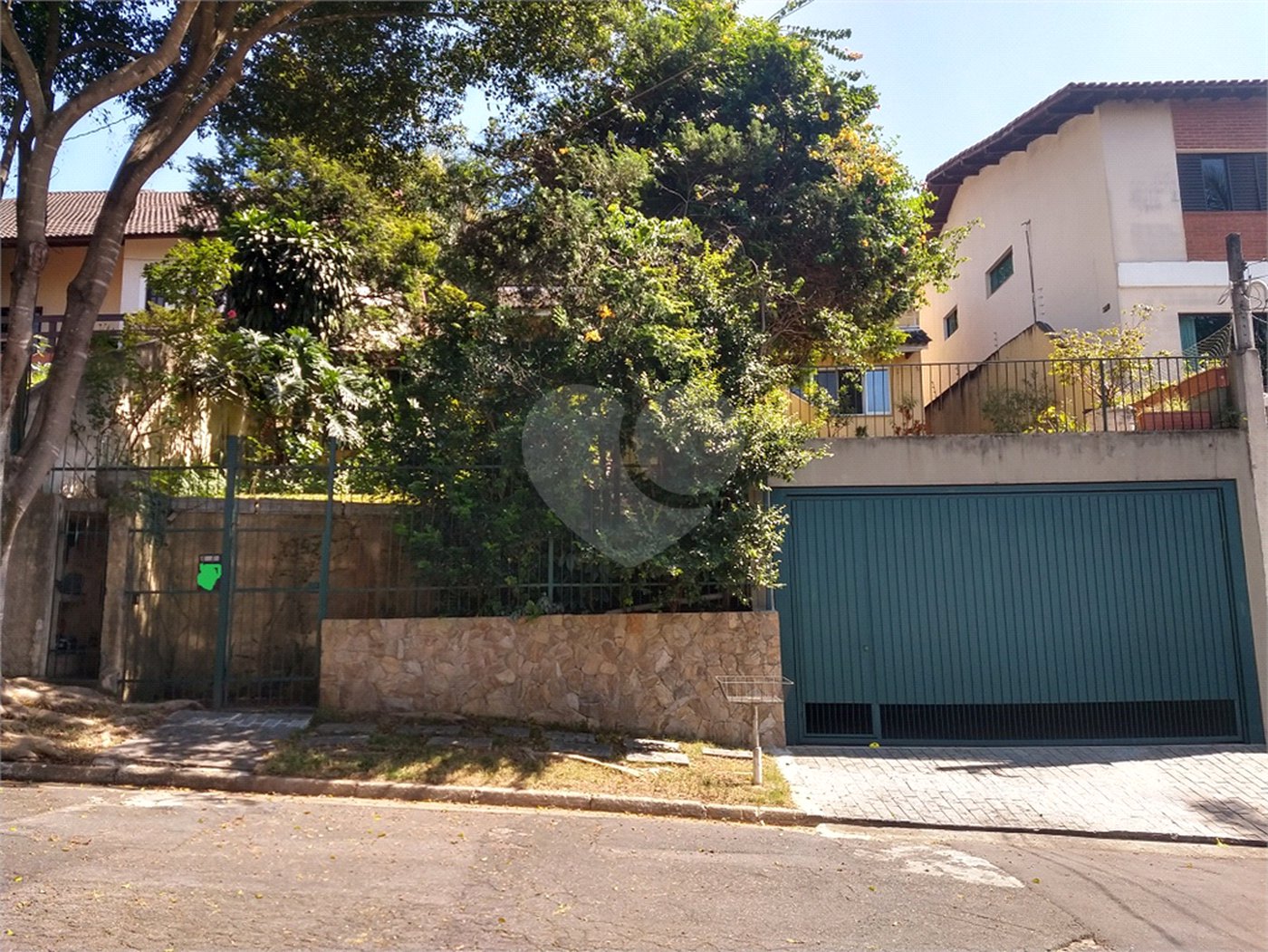 Sobrado à venda com 4 quartos, sendo 1 suíte, em Parque dos Príncipes, São Paulo, SP