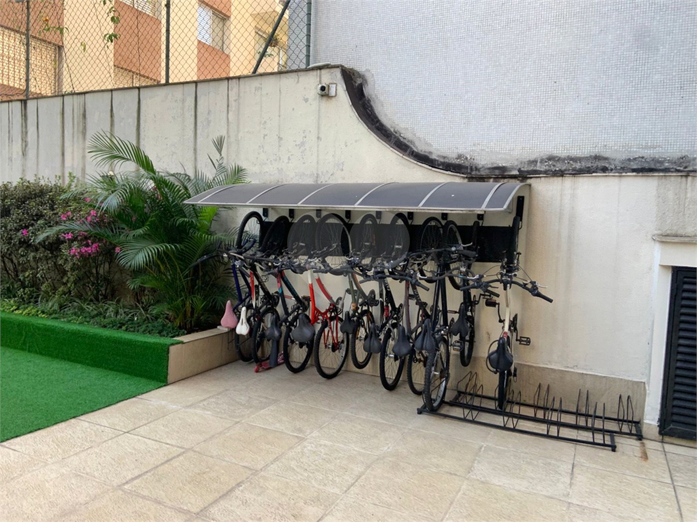 Apartamento à venda com 4 quartos, sendo 3 suítes,  em Pinheiros, São Paulo, SP