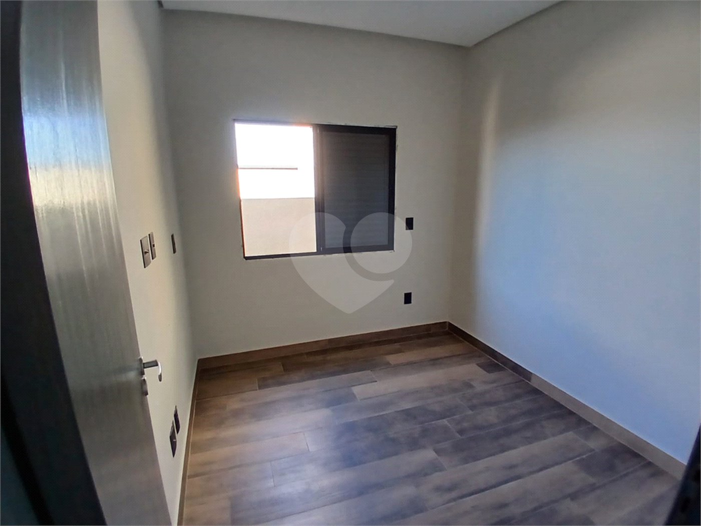Casa à venda com 3 quartos, sendo 1 suíte,  no condomínio Jardim, Sorocaba - SP