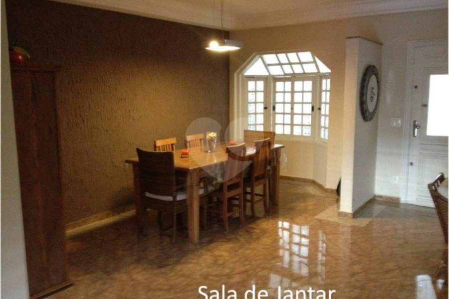 Sobrado à venda com 3 suítes em Horto Florestal, São Paulo, SP
