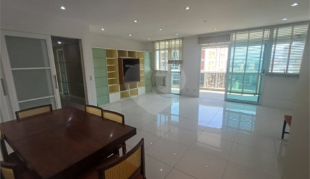Apartamento à venda com 4 quartos, sendo 1 suíte,  em Tijuca, Rio de Janeiro, RJ