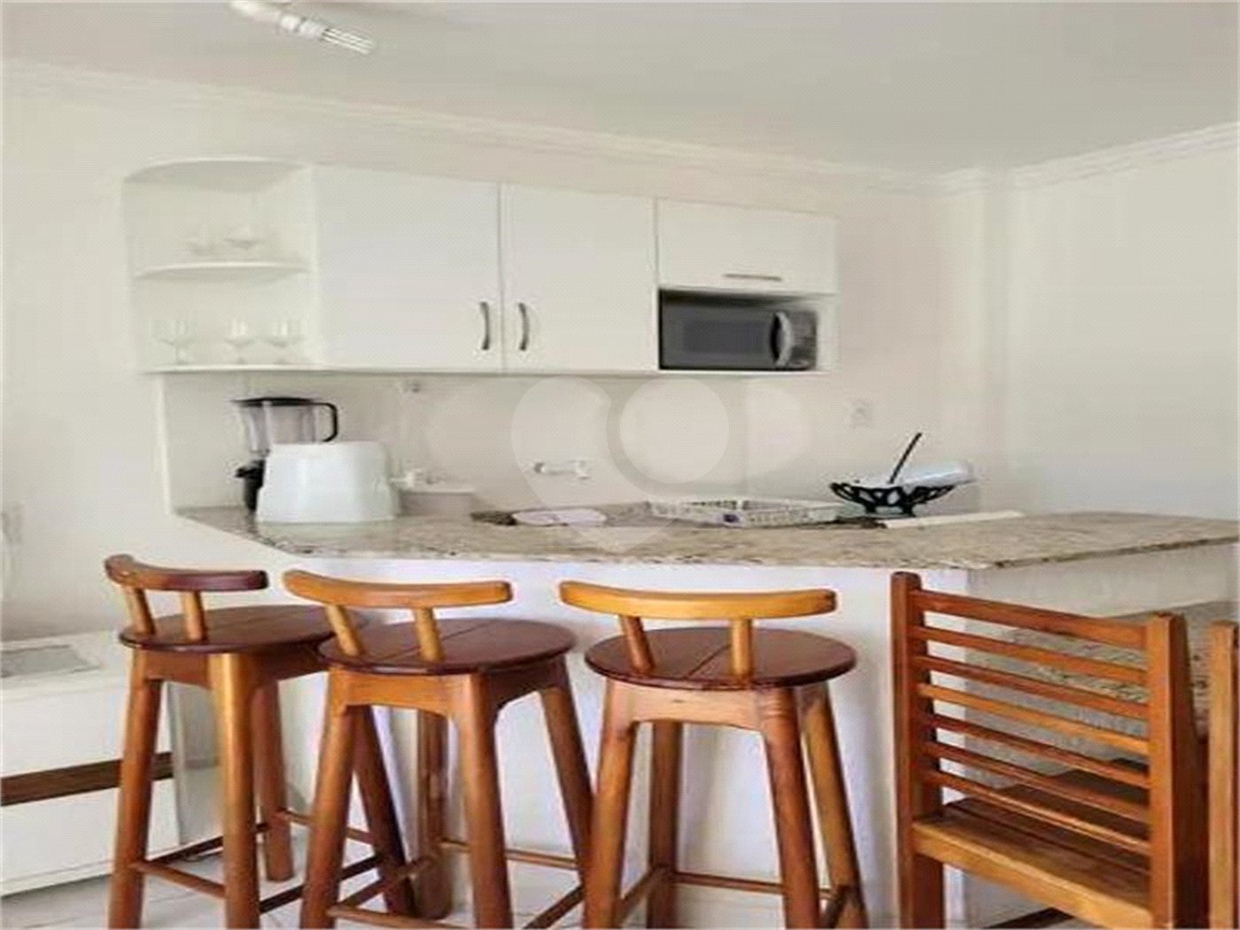 Apartamento à venda com 1 suíte em Taperapuan, Porto Seguro, BA