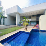 Casa à venda com 4 quartos, sendo 3 suítes, no condomínio Marc Ferez, Rio de Janeiro - RJ