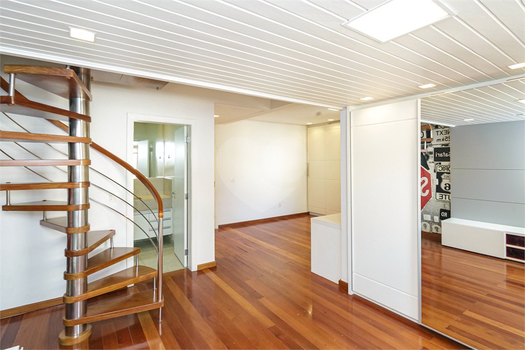 Casa à venda com 3 suítes no condomínio Villaggio Belvedere, São Paulo - SP