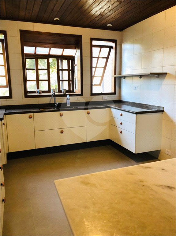 Sobrado à venda com 3 quartos, sendo 1 suíte, em Roseira, Mairiporã, SP