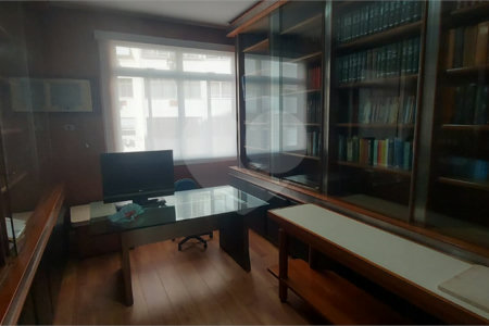 Apartamento à venda com 4 quartos, sendo 1 suíte,  em Laranjeiras, Rio de Janeiro, RJ