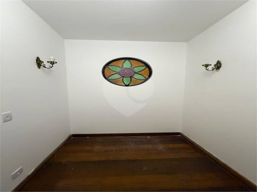 Casa à venda com 6 quartos, sendo 2 suítes, no condomínio Alpes de Mairiporã, Mairiporã - SP