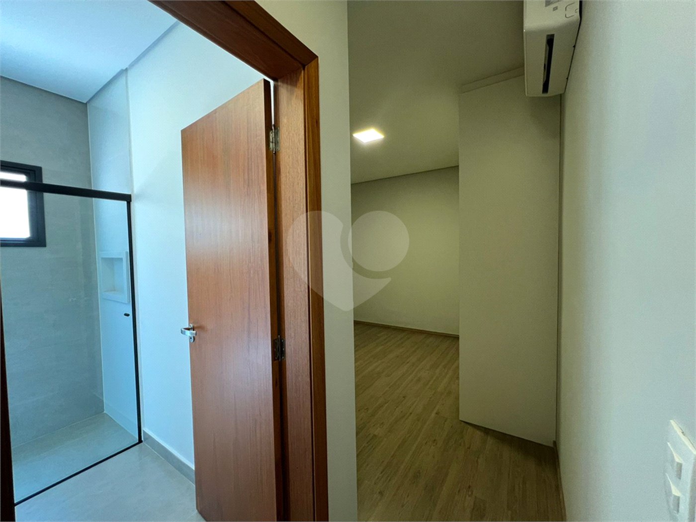 Casa à venda com 3 suítes no condomínio Alphaville Nova Esplanada, Votorantim - SP