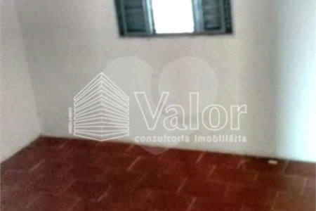 Casa em excelente localização na Vila Prado á venda.