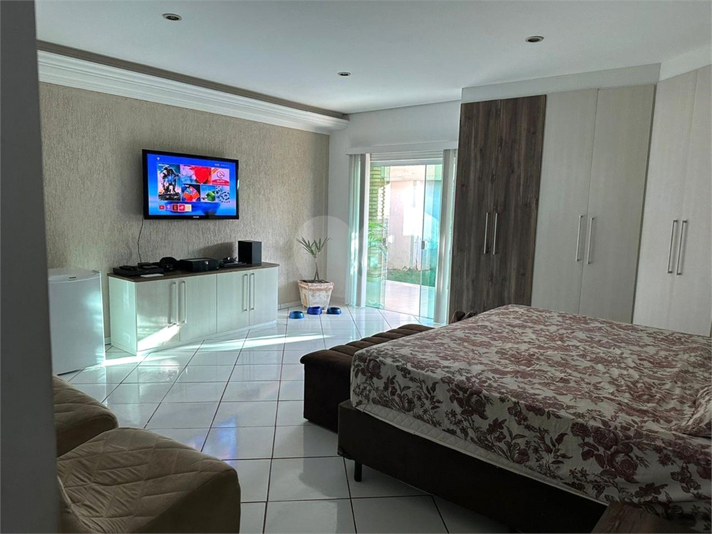 Casa à venda com 3 quartos, sendo 1 suíte,  no condomínio Vale do Lago, Sorocaba - SP