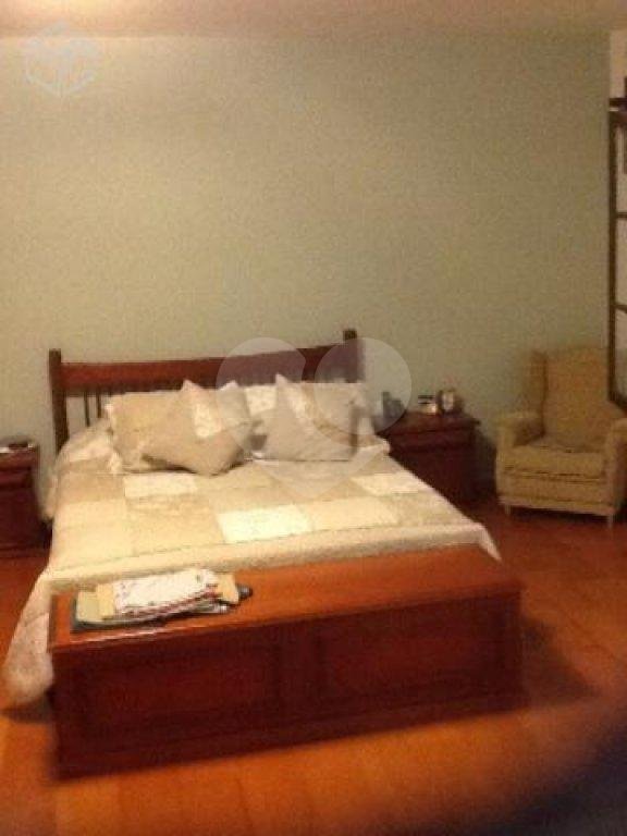 Casa à venda com 3 quartos, sendo 1 suíte,  no condomínio Praça Doutor José Augusto César,12, São Paulo - SP