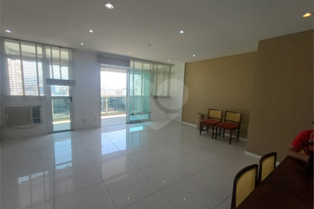 Apartamento à venda com 4 quartos, sendo 1 suíte, em Tijuca, Rio de Janeiro, RJ