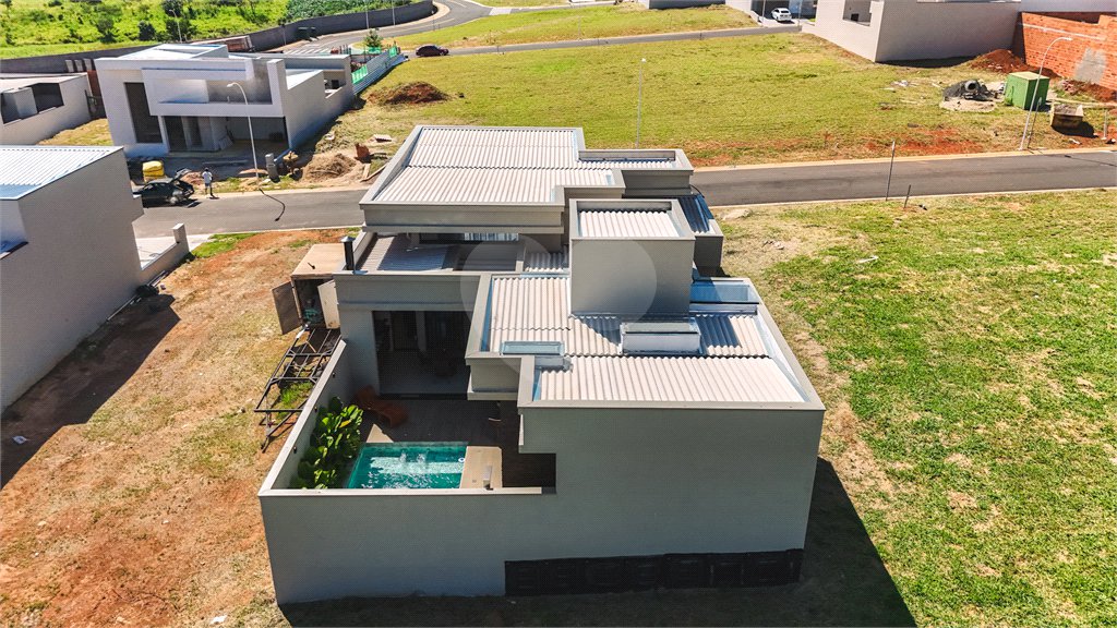 Casa à venda com 3 suítes no condomínio Residencial Dona Maria Candida, Indaiatuba - SP