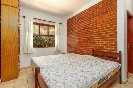 Chácara à venda com 5 quartos, sendo 2 suítes, em Vila São João, Sarapuí, SP