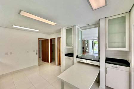 Casa à venda com 4 suítes no condomínio Recanto Impla, Carapicuíba - SP