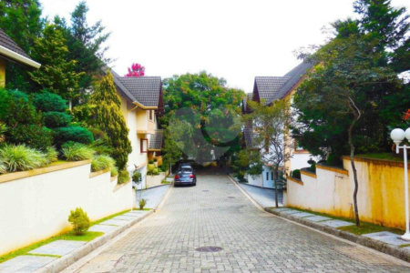 Casa à venda com 4 suítes no condomínio Vilaggio Monte Alegre, São Paulo - SP
