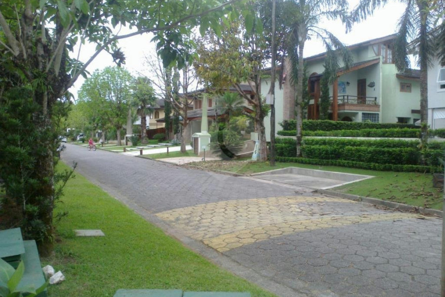 Sobrado à venda com 5 suítes em Enseada, Bertioga, SP