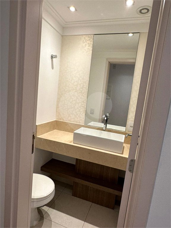 Apartamento à venda com 3 quartos, sendo 1 suíte, em Lar São Paulo, São Paulo, SP