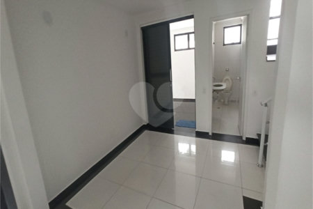 Sobrado para alugar com 3 quartos, sendo 1 suíte,  em Vila Oliveira, Mogi das Cruzes, SP