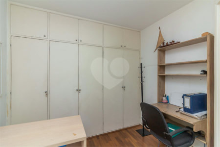 Apartamento à venda com 3 quartos, sendo 1 suíte, em Itaim Bibi, São Paulo, SP