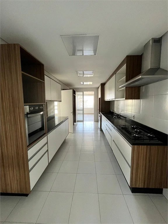 Apartamento à venda com 3 suítes em Vila Andrade, São Paulo, SP