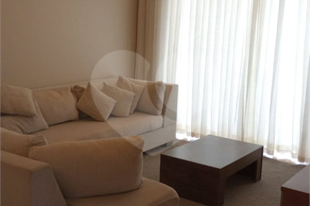 Casa à venda com 3 suítes no condomínio Picollo, Louveira - SP