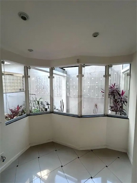 Sobrado à venda com 4 quartos, sendo 2 suítes, em Tremembé, São Paulo, SP