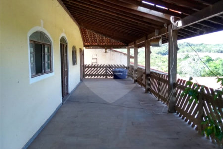 Casa à venda com 5 quartos, sendo 2 suítes, no condomínio Terras de Santa Rosa, Salto - SP