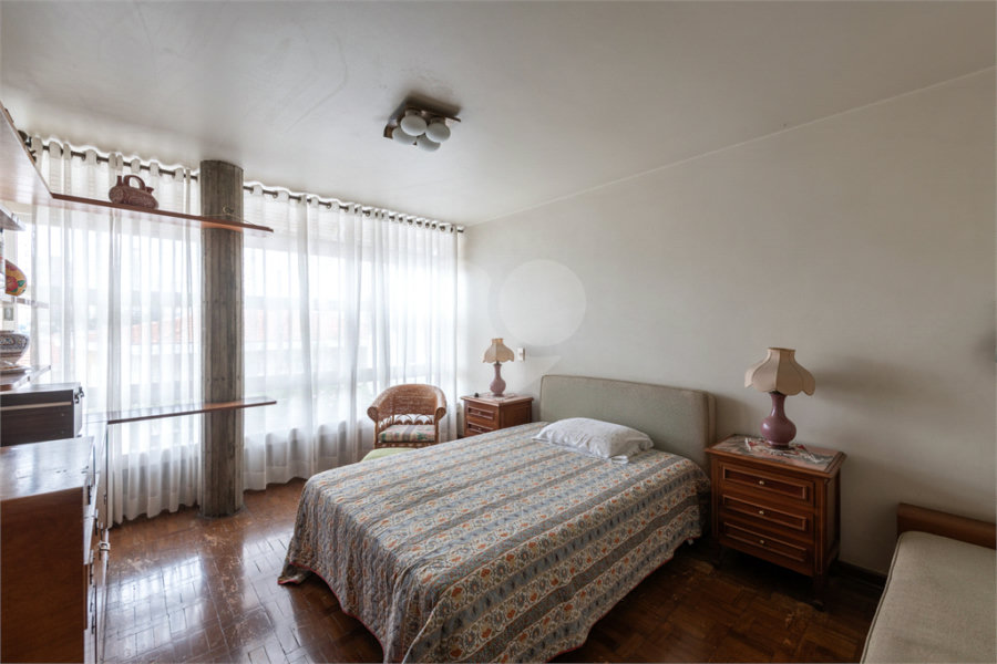 Casa Térrea à venda com 7 quartos, sendo 1 suíte, em Santana, São Paulo, SP