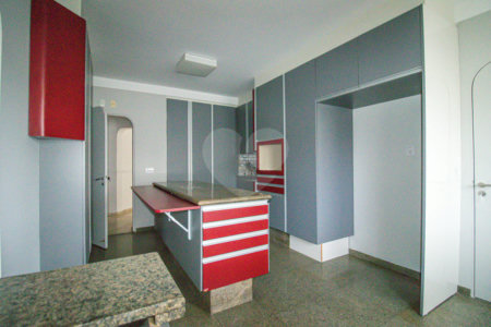 Apartamento à venda com 4 suítes em Jardim Marajoara, São Paulo, SP