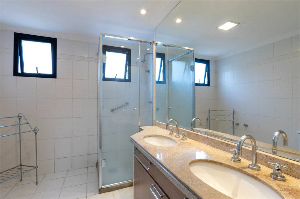 Apartamento à venda com 3 suítes em Vila Suzana, São Paulo, SP