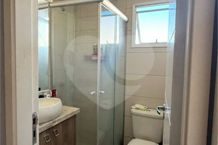 Apartamento com 48m², 2 dormitórios, 1 vaga de garagem, à venda em Itaquera.