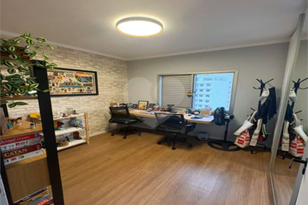 Apartamento Recém reformado e mobiliado a venda em Vila Mariana