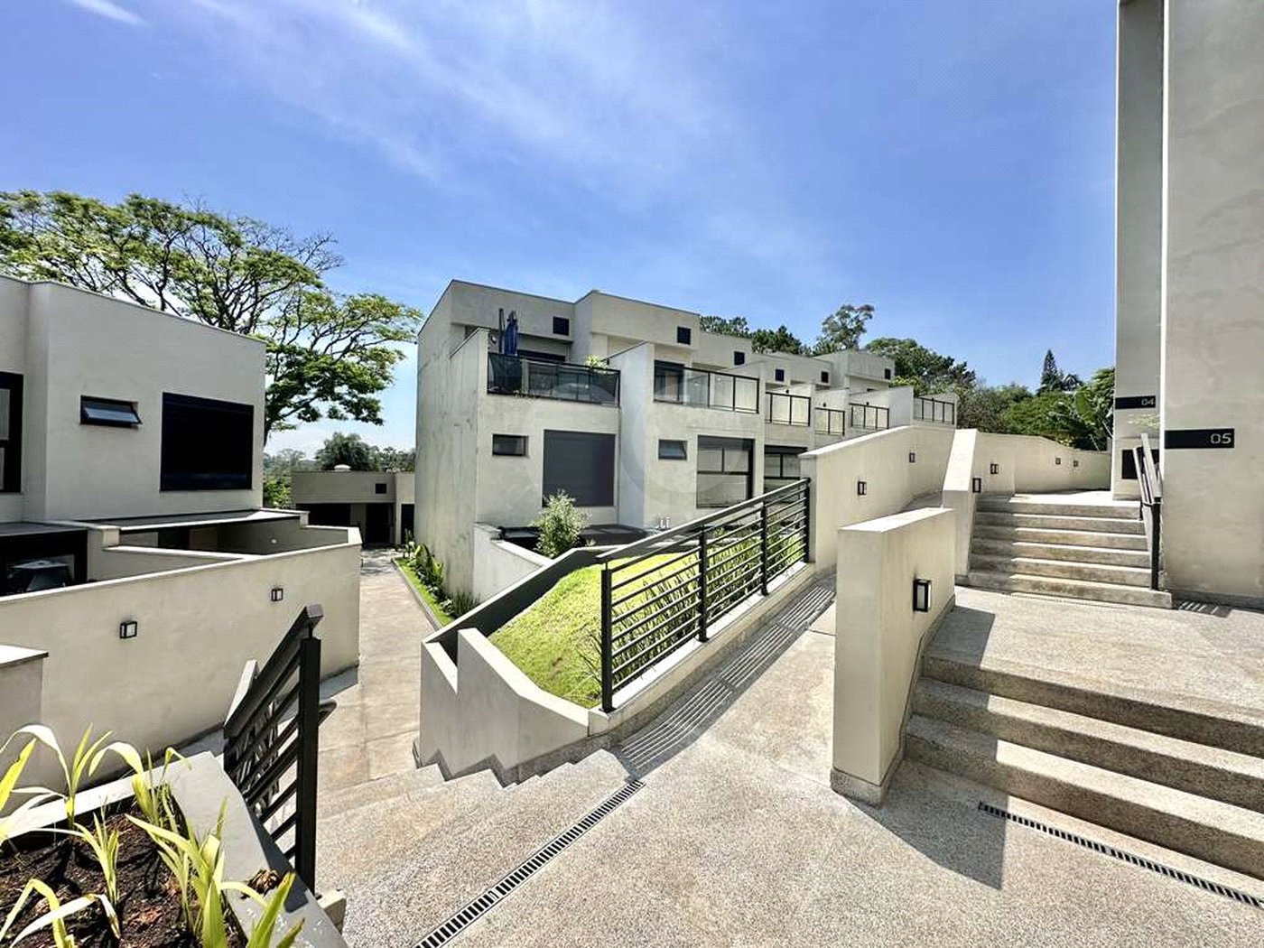 Casa à venda com 2 suítes no condomínio Gran Loft, Cotia - SP
