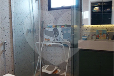 Casa à venda com 3 suítes no condomínio Figueira Garden, Atibaia - SP