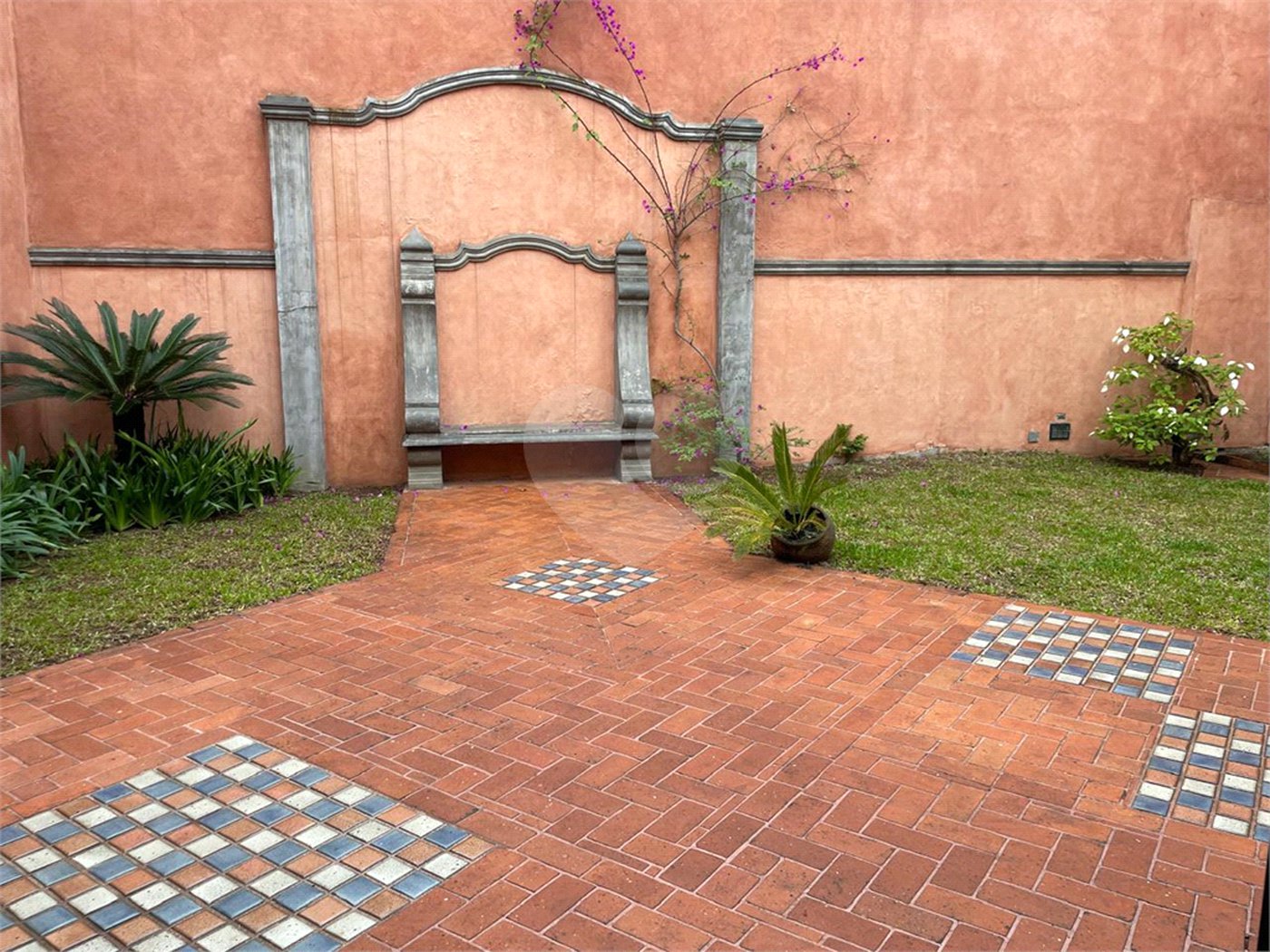 Casa à venda ou para alugar com 4 quartos, sendo 3 suítes, em Jardim Leonor, São Paulo, SP