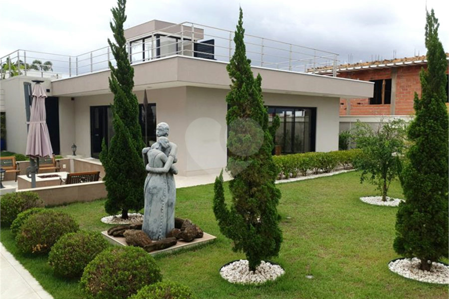 Casa à venda com 5 suítes no condomínio Residencial Villagio, Americana - SP